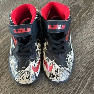 Lebron James kids shoe